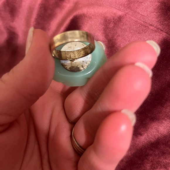 NWT oversized sea foam green flower ring - Picture 3 of 4